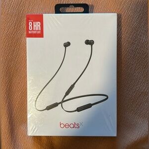 Beatsx by Dr Dre.